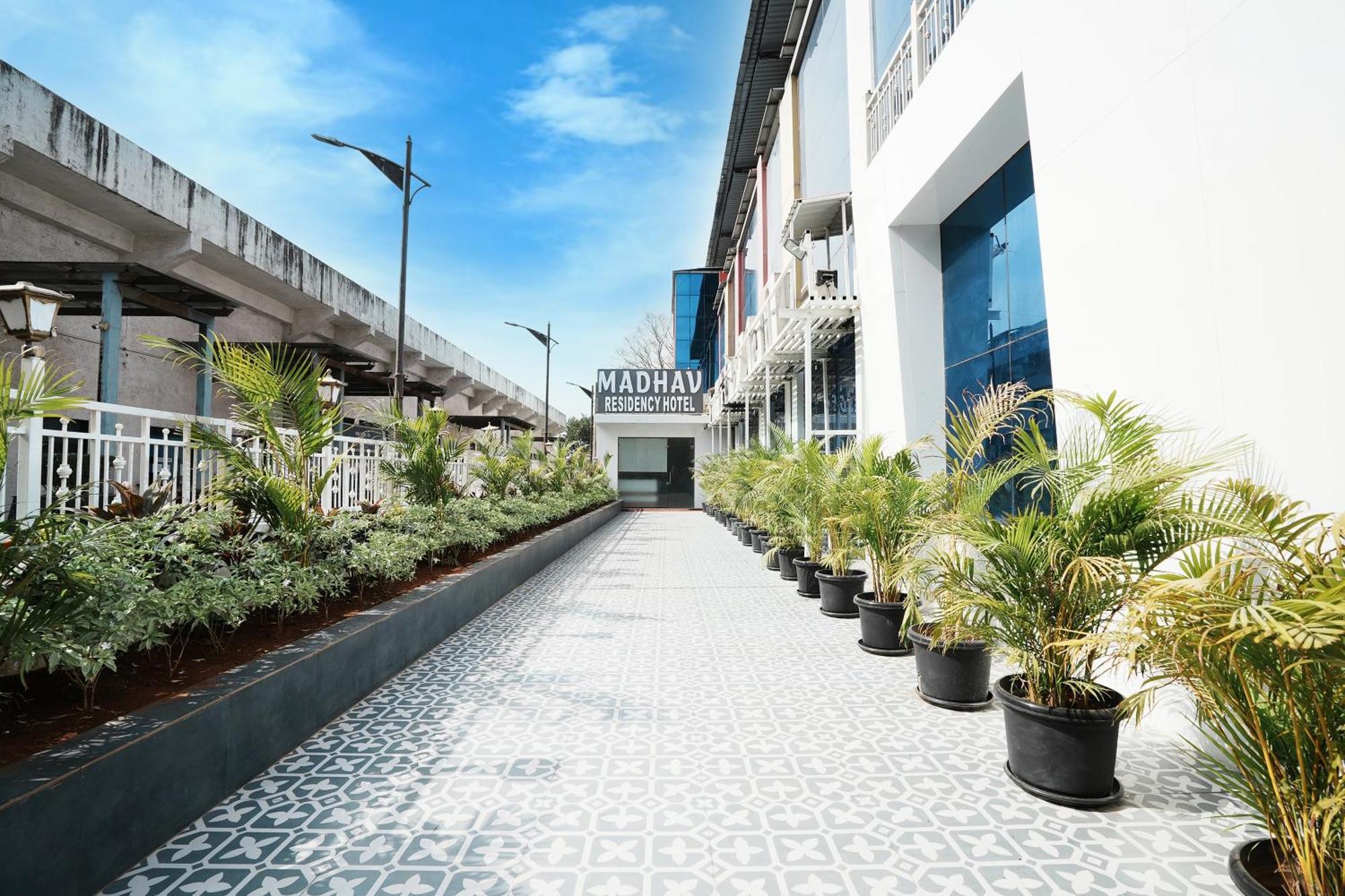 Madhav Residency Hotel & Banquet, Kalyan, Mumbai المظهر الخارجي الصورة